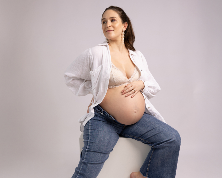 Maternity gown photoshoot Dubai