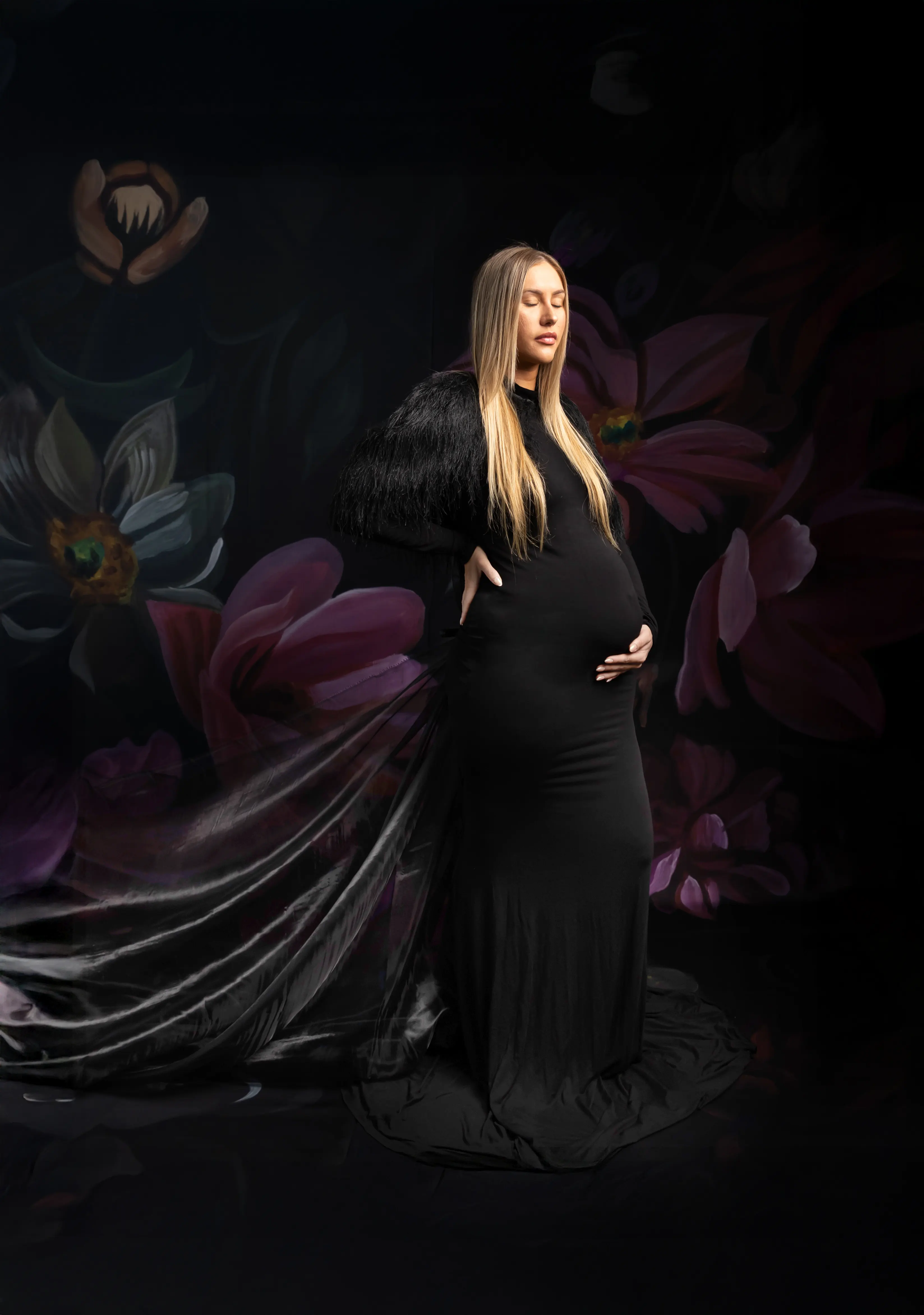 Maternity gown photoshoot Dubai
