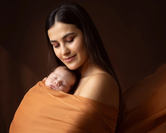 Newborn family photographer Dubai