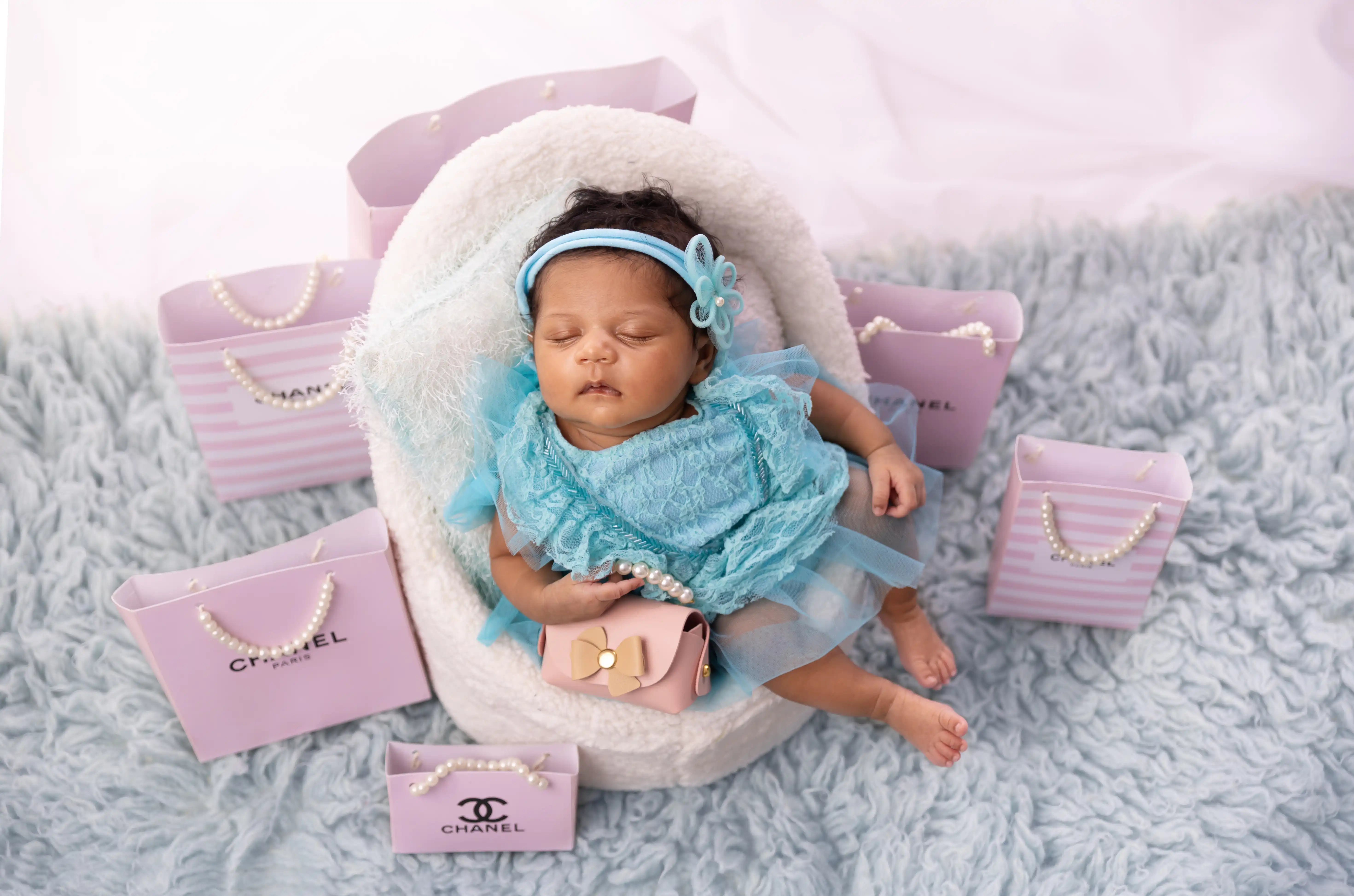 Baby and mom newborn session Dubai