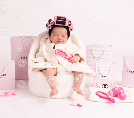 Studio Newborn Session Dubai