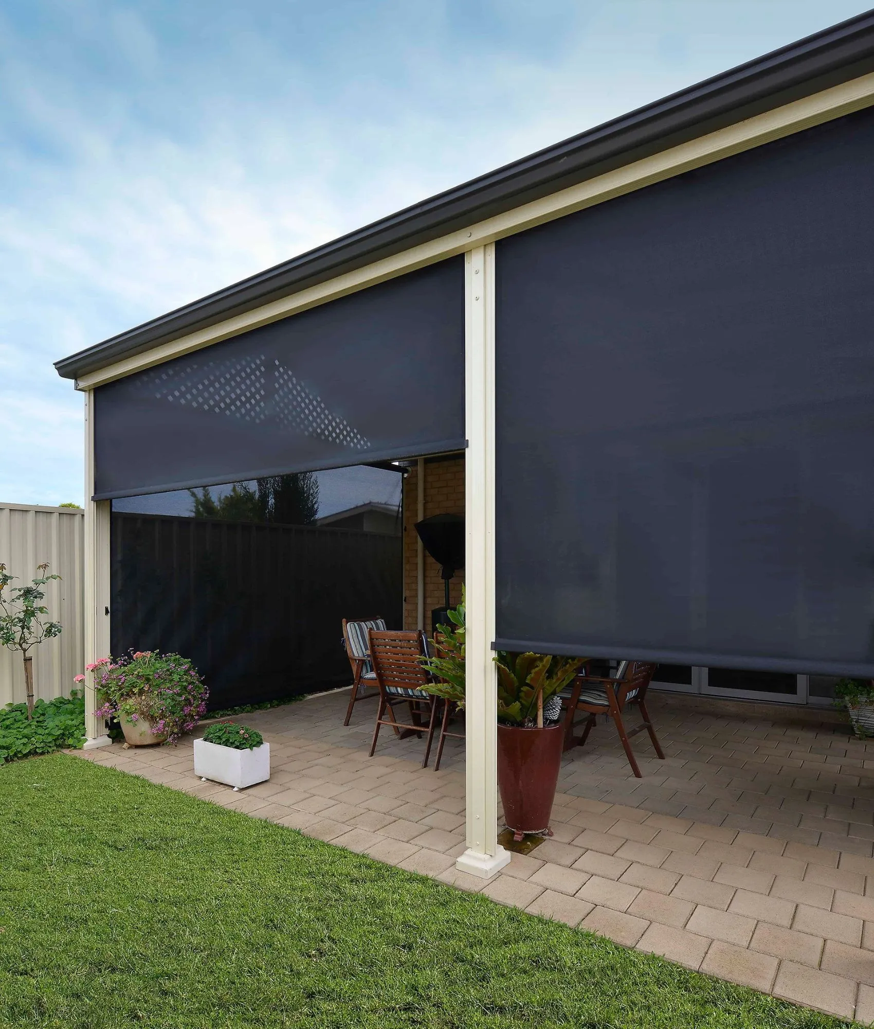 The Best Outdoor Blinds for Windy Areas: What to Choose and Why It Matters