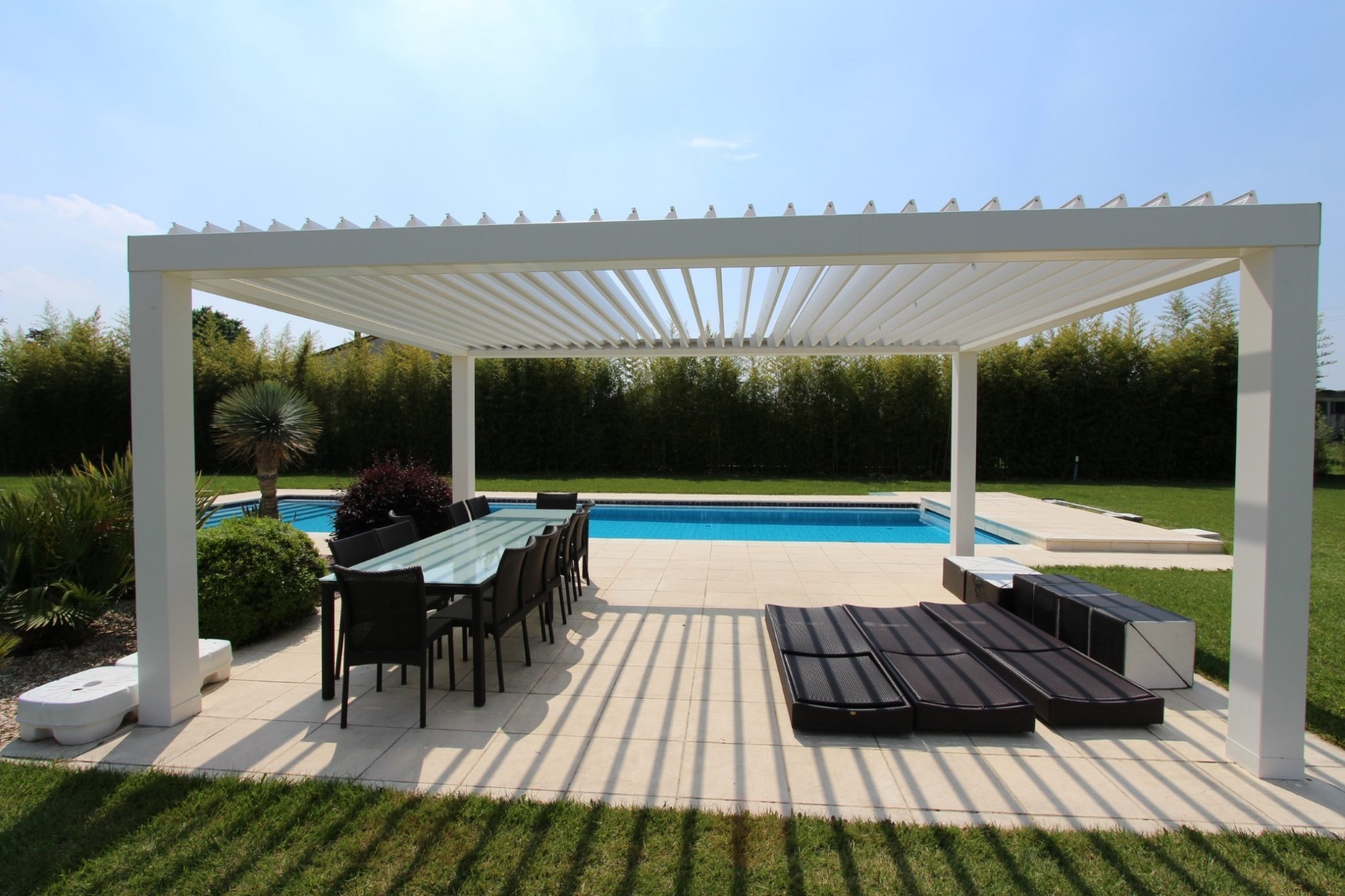 Modern Aluminum Pergolas in Dubai: Stylish Shade Solutions for Homes & Gardens