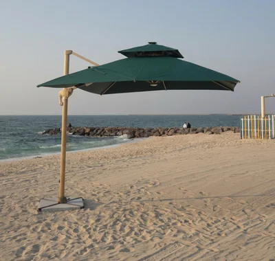 Cantilever 360 with LED umbrella in Dubai