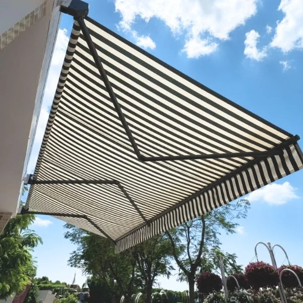 Outdoor shading overlooking the sea in Dubai