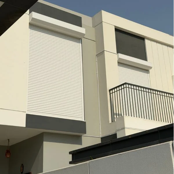Roller zip screen fitted to a balcony in Dubai
