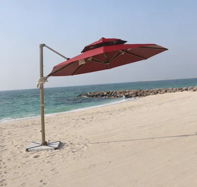 Cantilever Wood-Look umbrella in Dubai